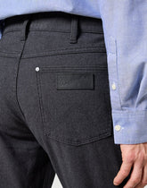 Męskie Spodnie Materiałowe Wrangler Greensboro Charcoal 112358042 W15Q014757